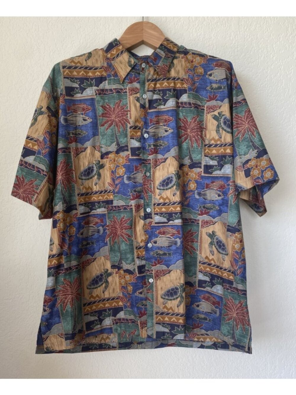 Tori Richard Hawaiian Shirt Men's XL Short Sleeve Button Up Fish/Turtle Ocean
